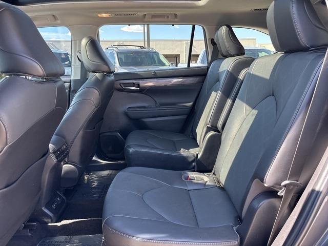 used 2022 Toyota Highlander car, priced at $43,922