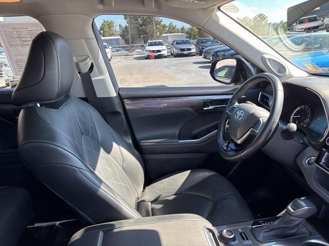 used 2022 Toyota Highlander car, priced at $43,922
