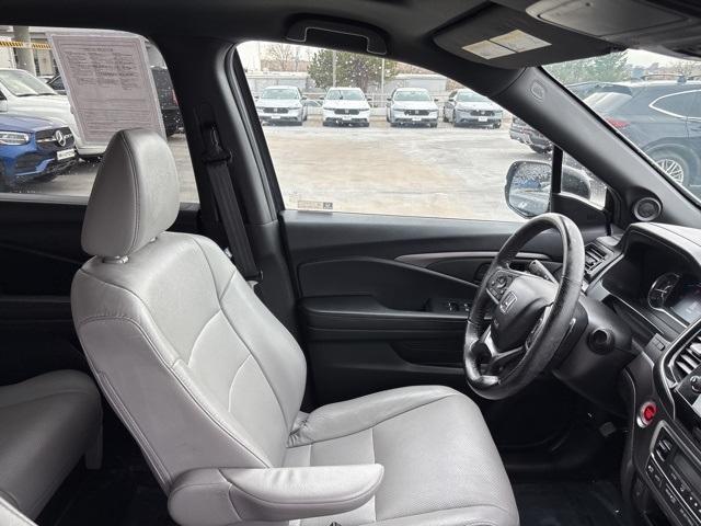 used 2022 Honda Passport car, priced at $31,499