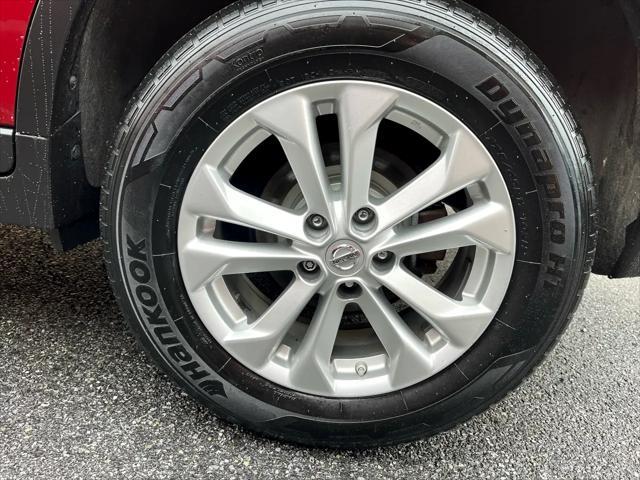 used 2015 Nissan Rogue car, priced at $10,950