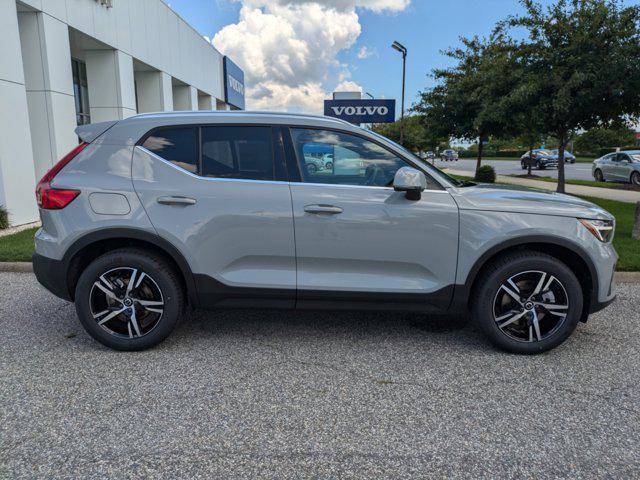 new 2025 Volvo XC40 car, priced at $43,560