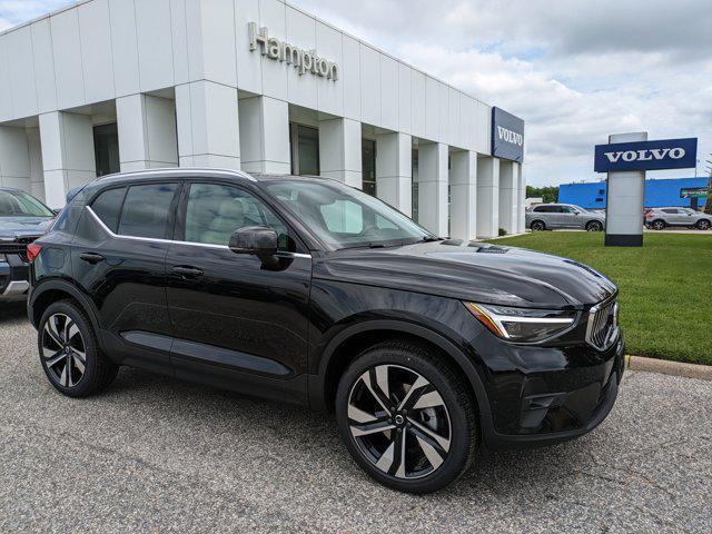 new 2025 Volvo XC40 car