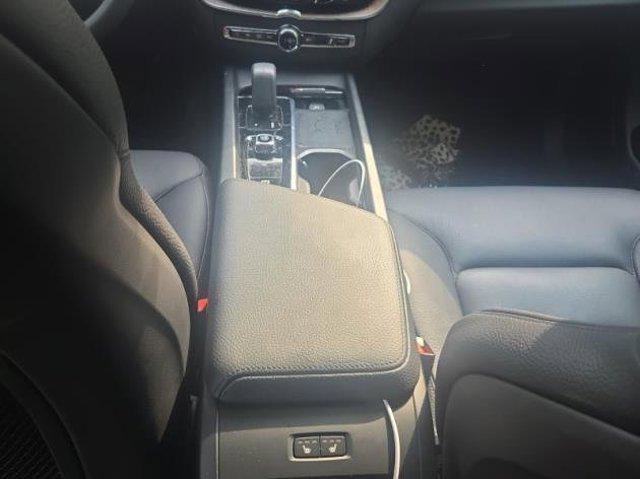 used 2022 Volvo XC60 car, priced at $35,995