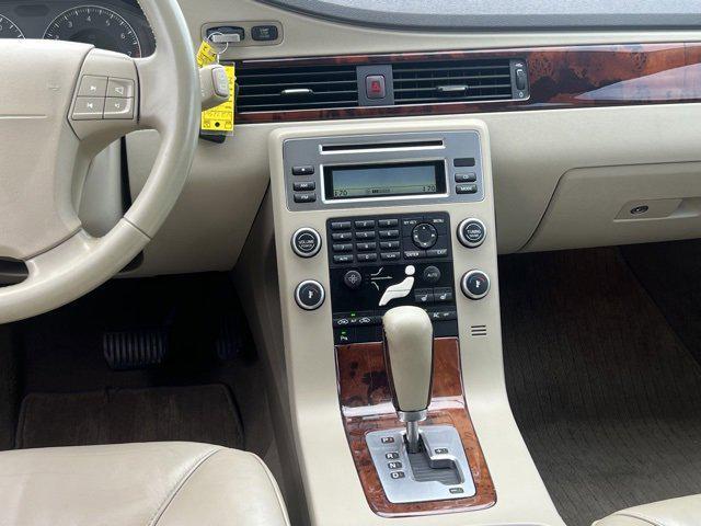 used 2008 Volvo V70 car, priced at $8,995