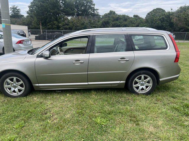 used 2008 Volvo V70 car, priced at $8,995