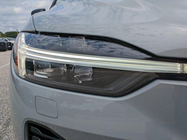 new 2025 Volvo XC60 Plug-In Hybrid car