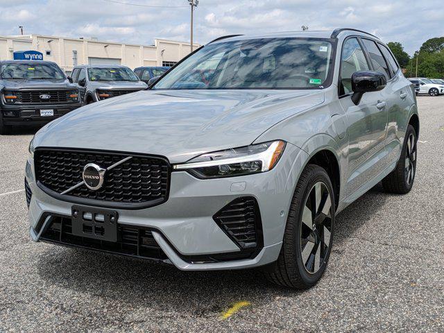 new 2025 Volvo XC60 Plug-In Hybrid car