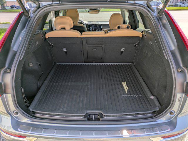 used 2021 Volvo XC60 car, priced at $31,625