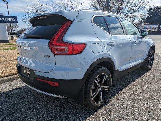 new 2024 Volvo XC40 car, priced at $42,850