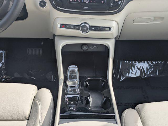 new 2025 Volvo XC40 car, priced at $48,115
