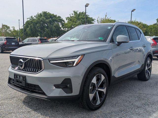 new 2025 Volvo XC40 car, priced at $48,115