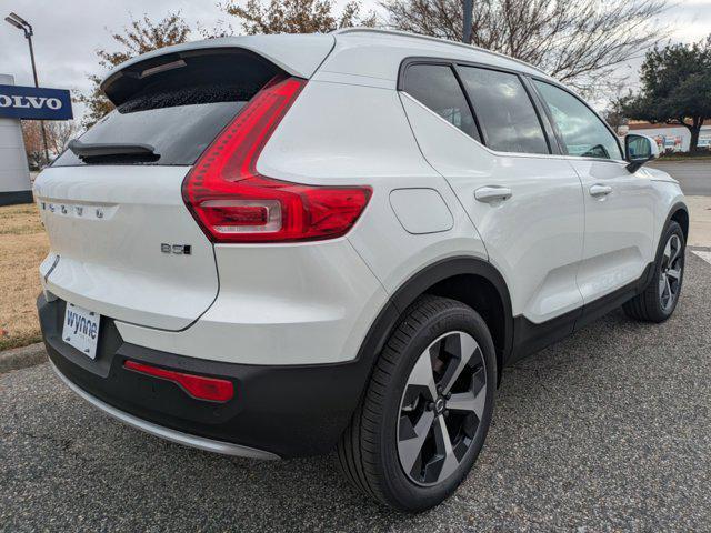 new 2025 Volvo XC40 car, priced at $46,015