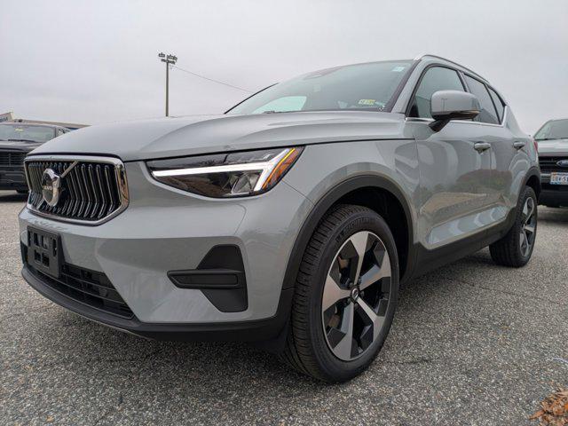 new 2025 Volvo XC40 car, priced at $46,015