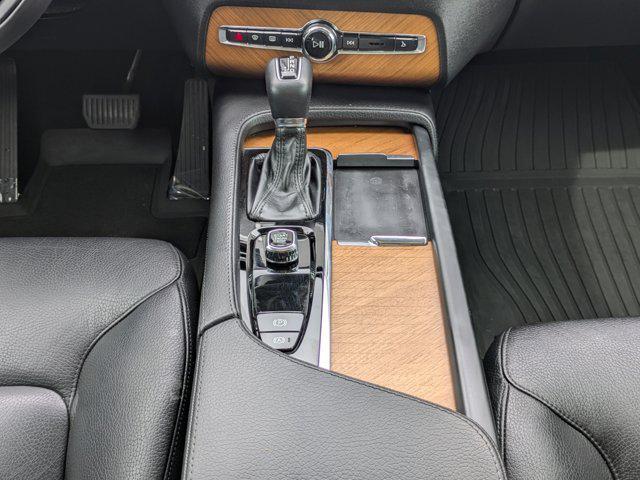 used 2022 Volvo XC90 car, priced at $40,575