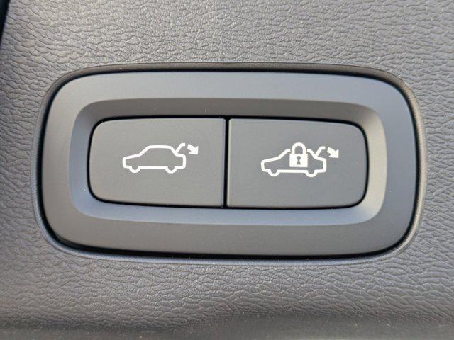 new 2025 Volvo XC60 car, priced at $55,335
