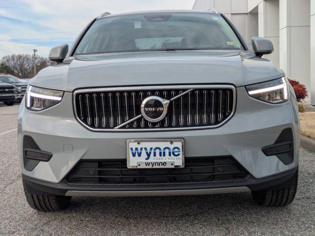 new 2025 Volvo XC40 car, priced at $46,015