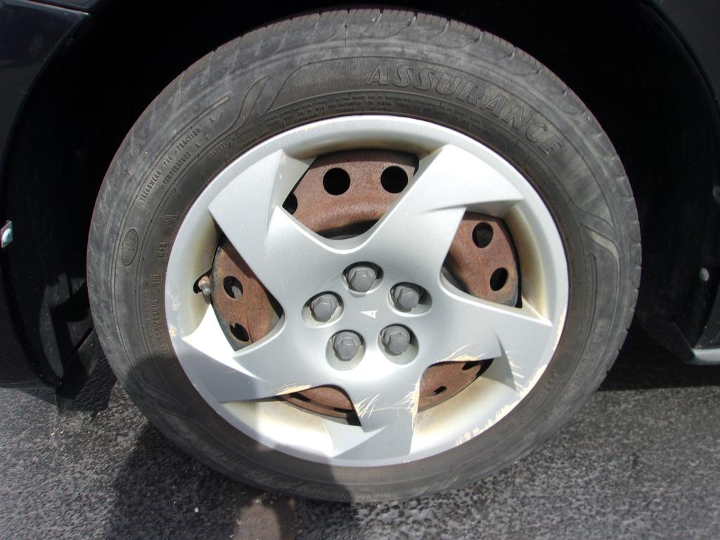 used 2010 Pontiac Vibe car, priced at $4,995