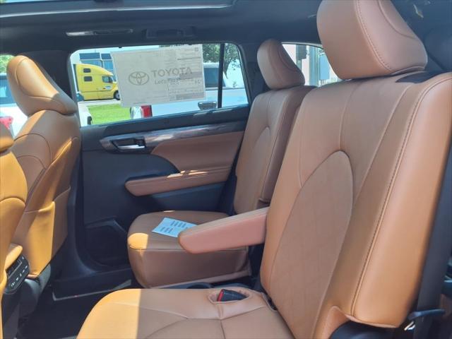 new 2025 Toyota Highlander car, priced at $55,437