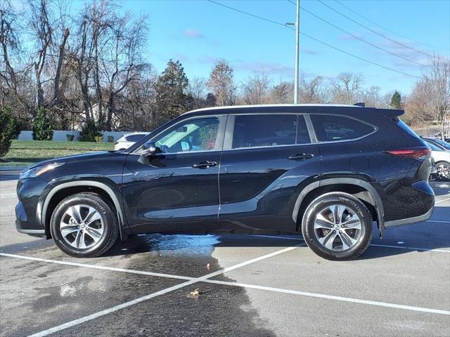 used 2024 Toyota Highlander car, priced at $44,940