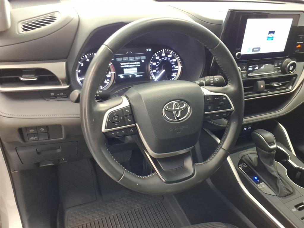 used 2024 Toyota Highlander car, priced at $39,950