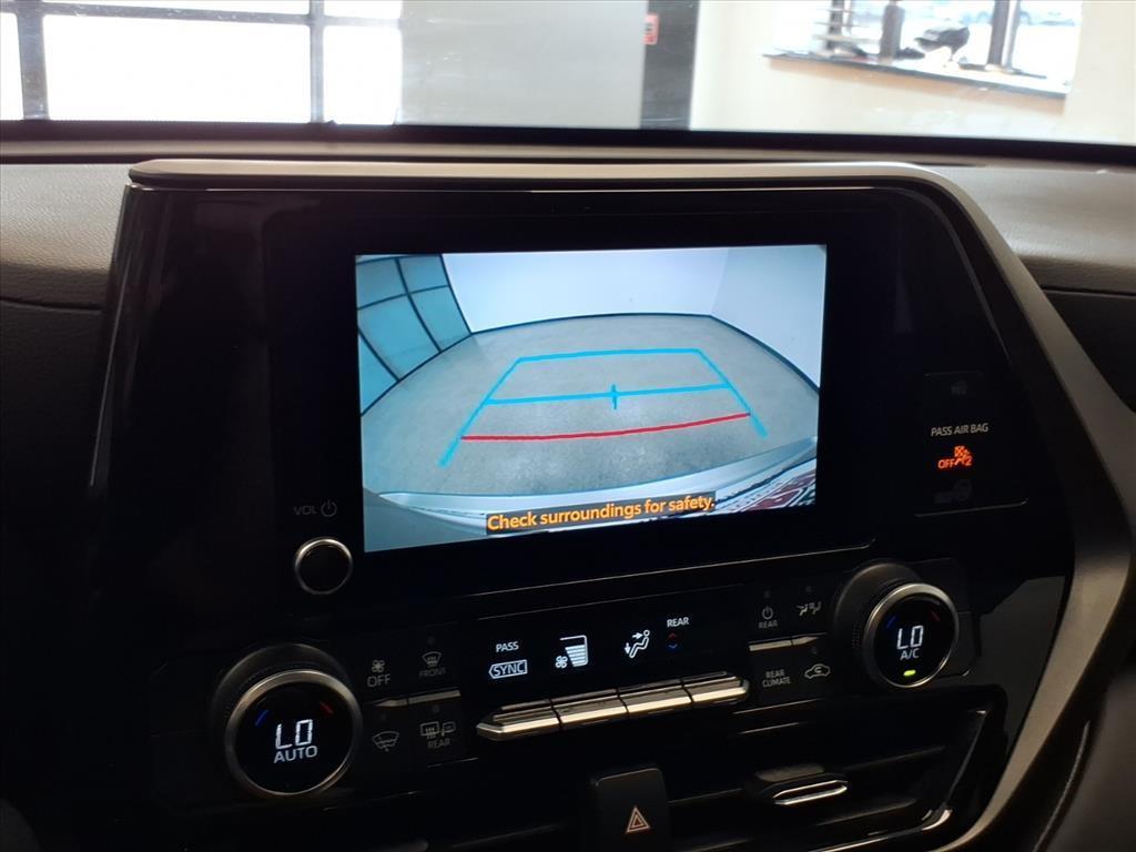 used 2024 Toyota Highlander car, priced at $39,950