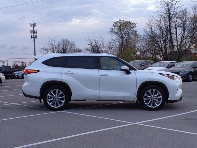 used 2021 Toyota Highlander car, priced at $35,550