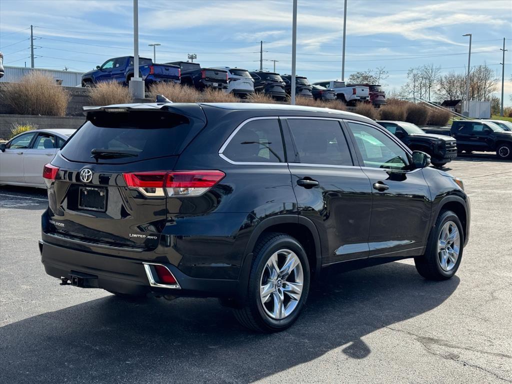 used 2019 Toyota Highlander car, priced at $33,950