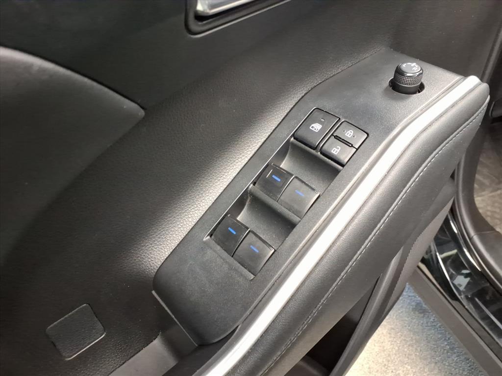 used 2022 Toyota Highlander car, priced at $39,950