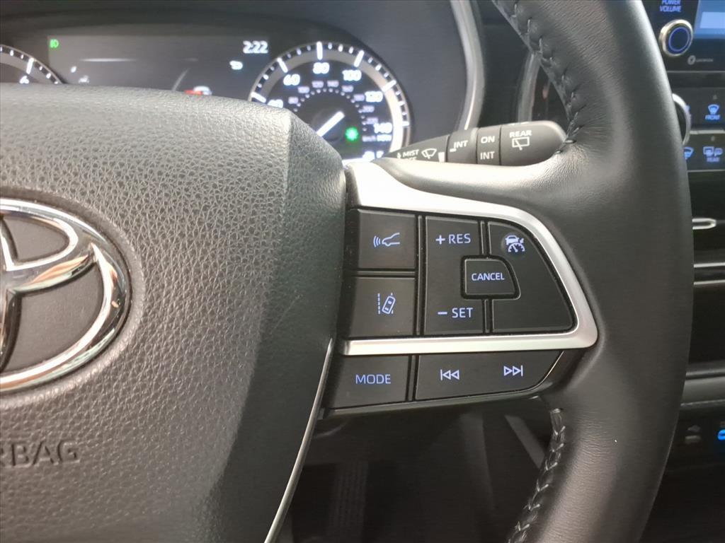 used 2022 Toyota Highlander car, priced at $39,950