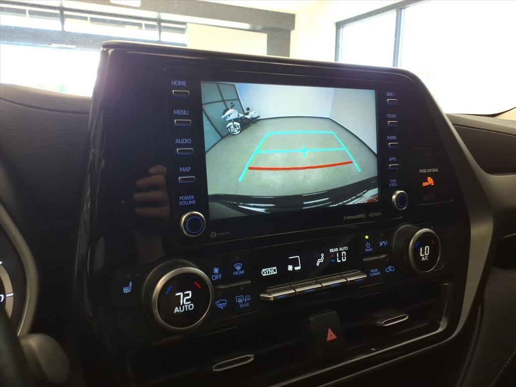 used 2022 Toyota Highlander car, priced at $39,950