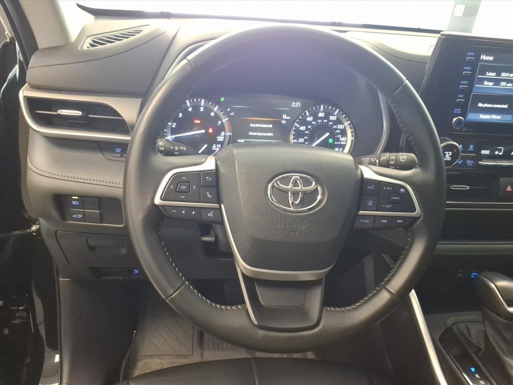 used 2022 Toyota Highlander car, priced at $39,950