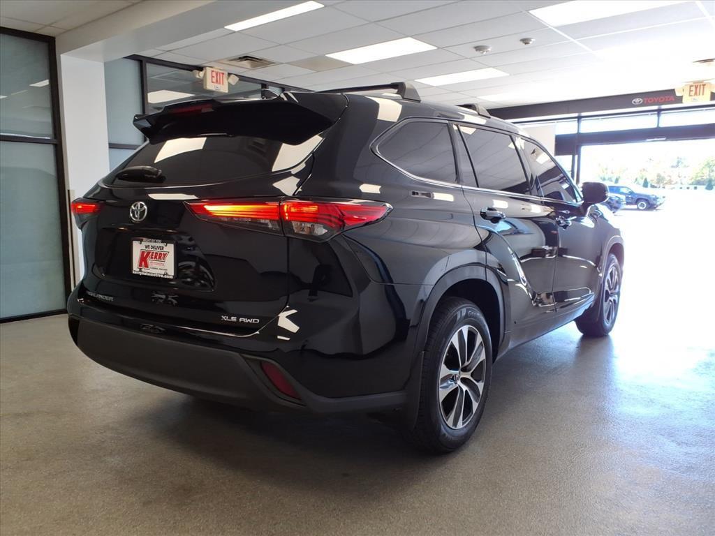 used 2022 Toyota Highlander car, priced at $39,950