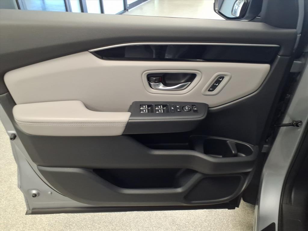 used 2024 Honda Pilot car, priced at $44,950