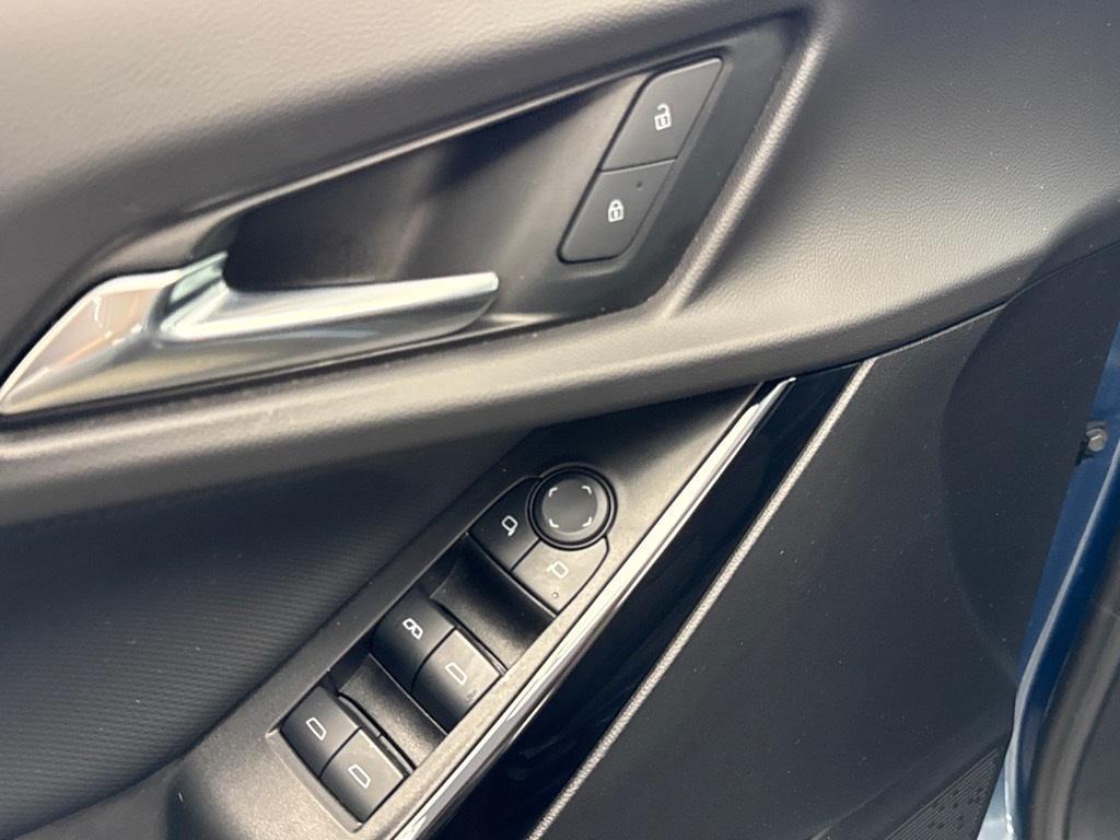 used 2025 Chevrolet Equinox car, priced at $30,950