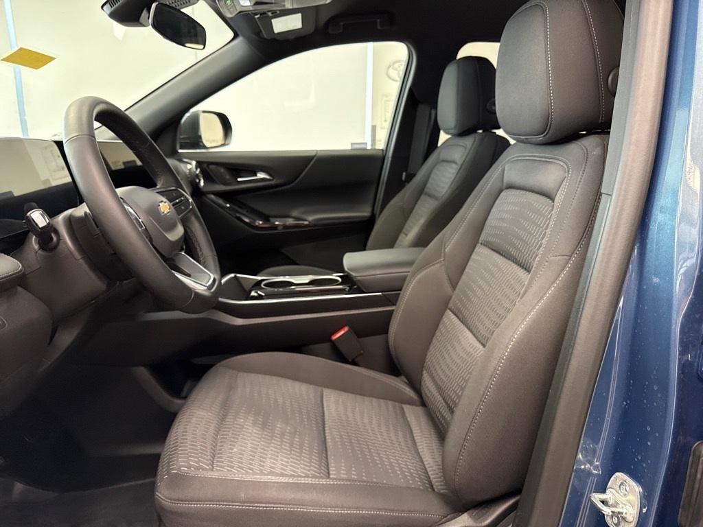 used 2025 Chevrolet Equinox car, priced at $30,950