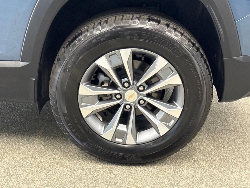 used 2025 Chevrolet Equinox car, priced at $30,950