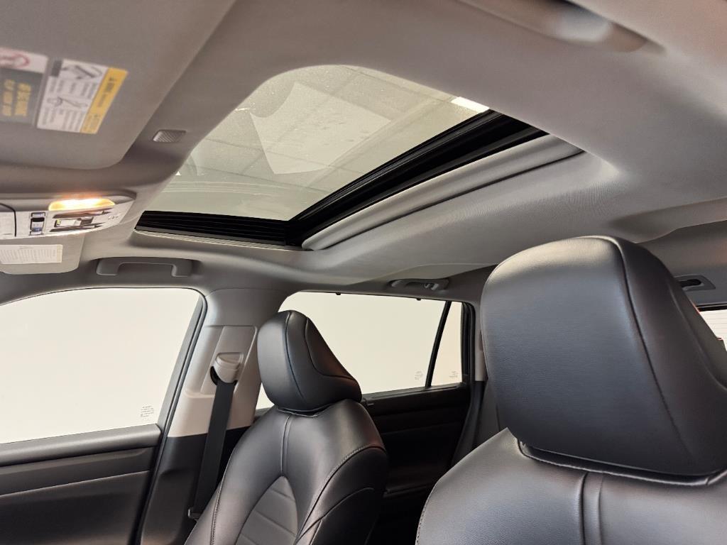 used 2022 Toyota Highlander car, priced at $39,950