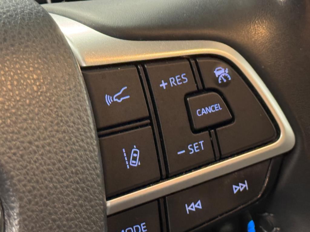 used 2022 Toyota Highlander car, priced at $39,950