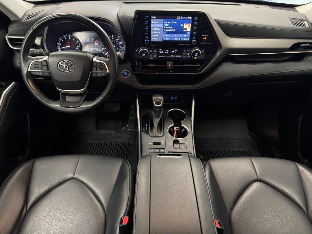 used 2022 Toyota Highlander car, priced at $39,950