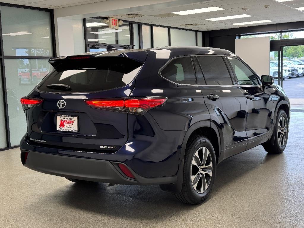 used 2022 Toyota Highlander car, priced at $39,950