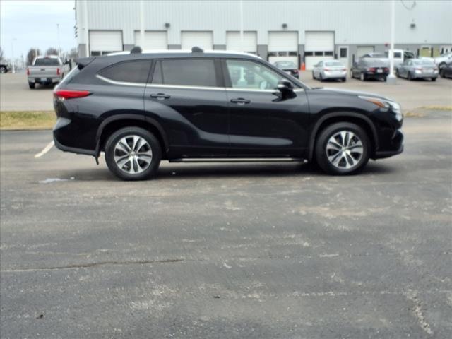 used 2020 Toyota Highlander car, priced at $29,950