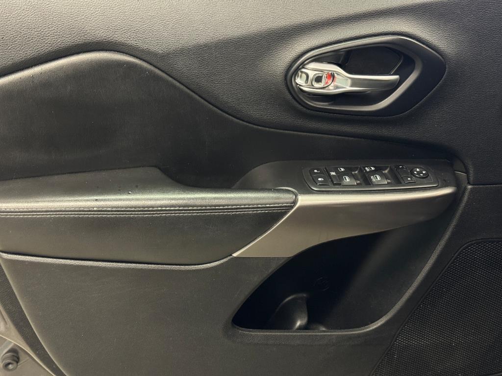 used 2019 Jeep Cherokee car, priced at $13,950