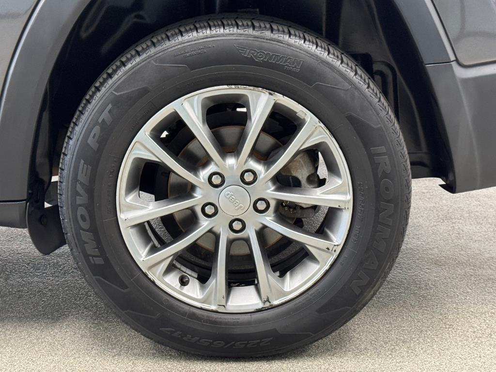 used 2019 Jeep Cherokee car, priced at $13,950
