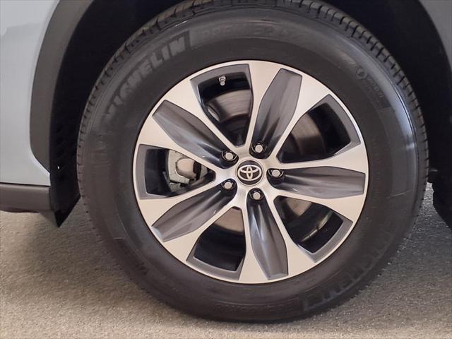 used 2023 Toyota Highlander car, priced at $38,950