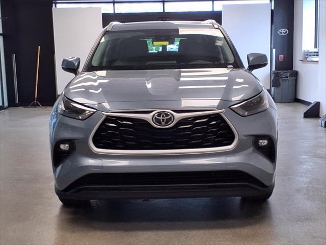 used 2023 Toyota Highlander car, priced at $38,950