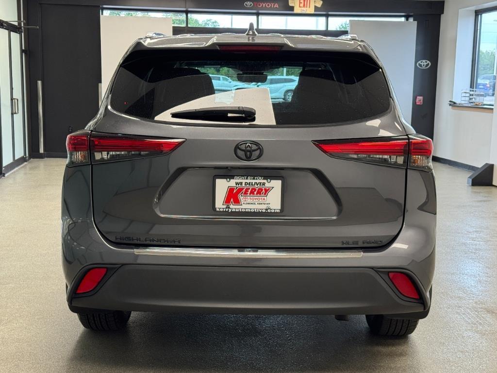 used 2020 Toyota Highlander car, priced at $26,950