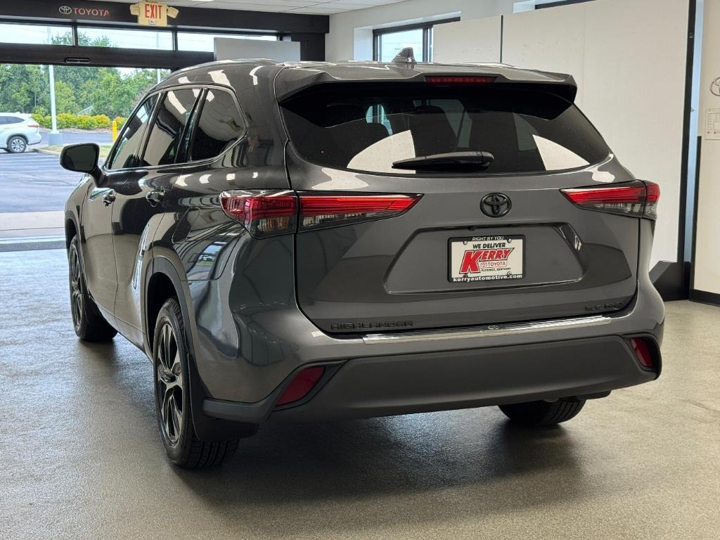 used 2020 Toyota Highlander car, priced at $26,950