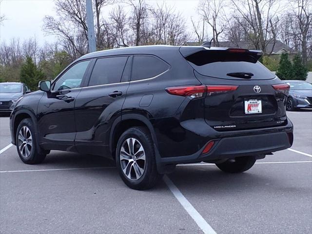 used 2022 Toyota Highlander car, priced at $38,950