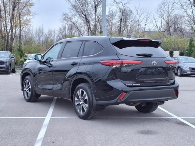 used 2021 Toyota Highlander car, priced at $27,550