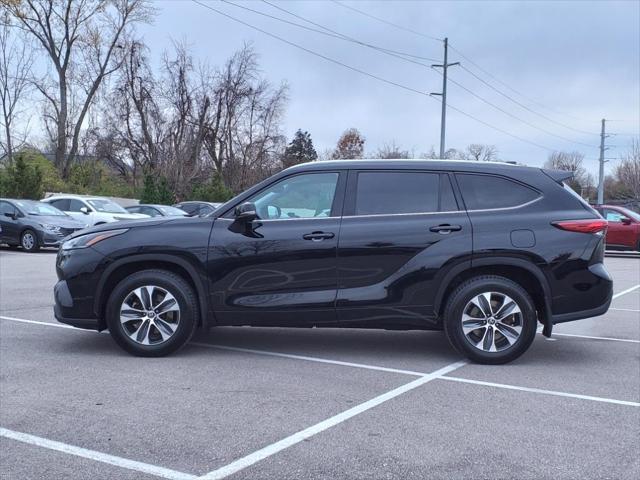 used 2021 Toyota Highlander car, priced at $27,550